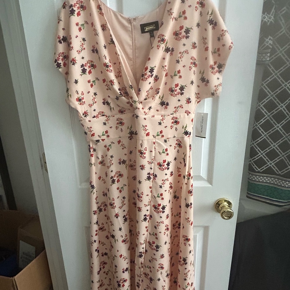 Alexia Admor Blush Floral Midi Dress